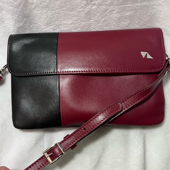 NWOT Genuine Leather Red and Black Crossbody/ Clutch Bag - Picture 3 of 7